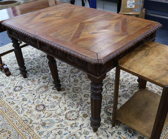 A mid Victorian oak extending dining table, no leaves W.149cm